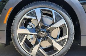 Новый Mini Cooper будет оснащаться шинами Vredestein