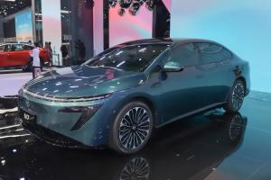 В список стандартного оборудования Dongfeng Nissan N7 вошли шины Linglong Sport Master