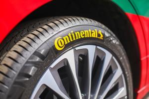 Впервые все транспортные средства гонки «Тур де Франс» будут использовать шины одного бренда