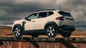 Новые кроссоверы Dacia Duster комплектуются шинами Continental