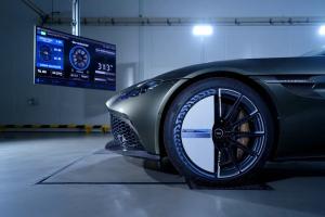 Aston Martin оснастит свои автомобили технологией Cyber Tyre от Pirelli