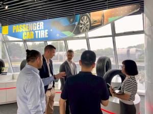 Делегация лондонского «Арсенал» посетила штаб-квартиру компании ZC Rubber