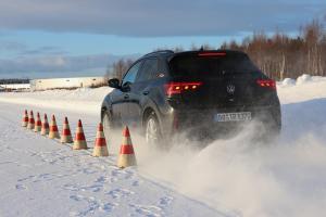 Журналисты из Auto Bild allrad протестировали 12 зимних шин для компактных SUV