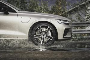 TÜV SÜD протестировала новую всесезонку Nokian Seasonproof 2 в сравнении с конкурентками