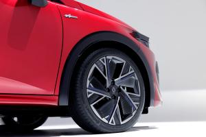 Renault Clio нового поколения оснащается на заводе шинами Continental EcoContact 7