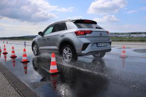 Четыре всесезонные шины получили оценку «образцово» в тесте журнала Auto Bild allrad