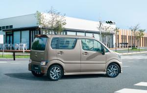 Шины Yokohama BluEarth-Es ES32 вошли в штатную комплектацию кей-каров Suzuki Wagon R