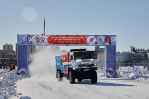 Грузовики «КАМАЗ-Мастер» на шинах Kama Pro покажут парный дрифт на льду Амура