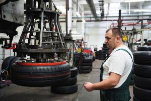 Росстат обнародовал данные по производству шин в России за январь-февраль текущего года