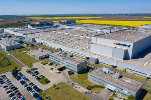 ЕС выделил 72 млн евро на проект по производству грузовых шин Hankook в Венгрии