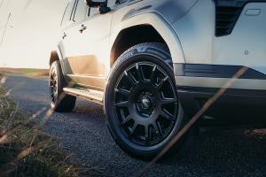 Bridgestone запускает новую премиальную туринговую всесезонку UltraWeather