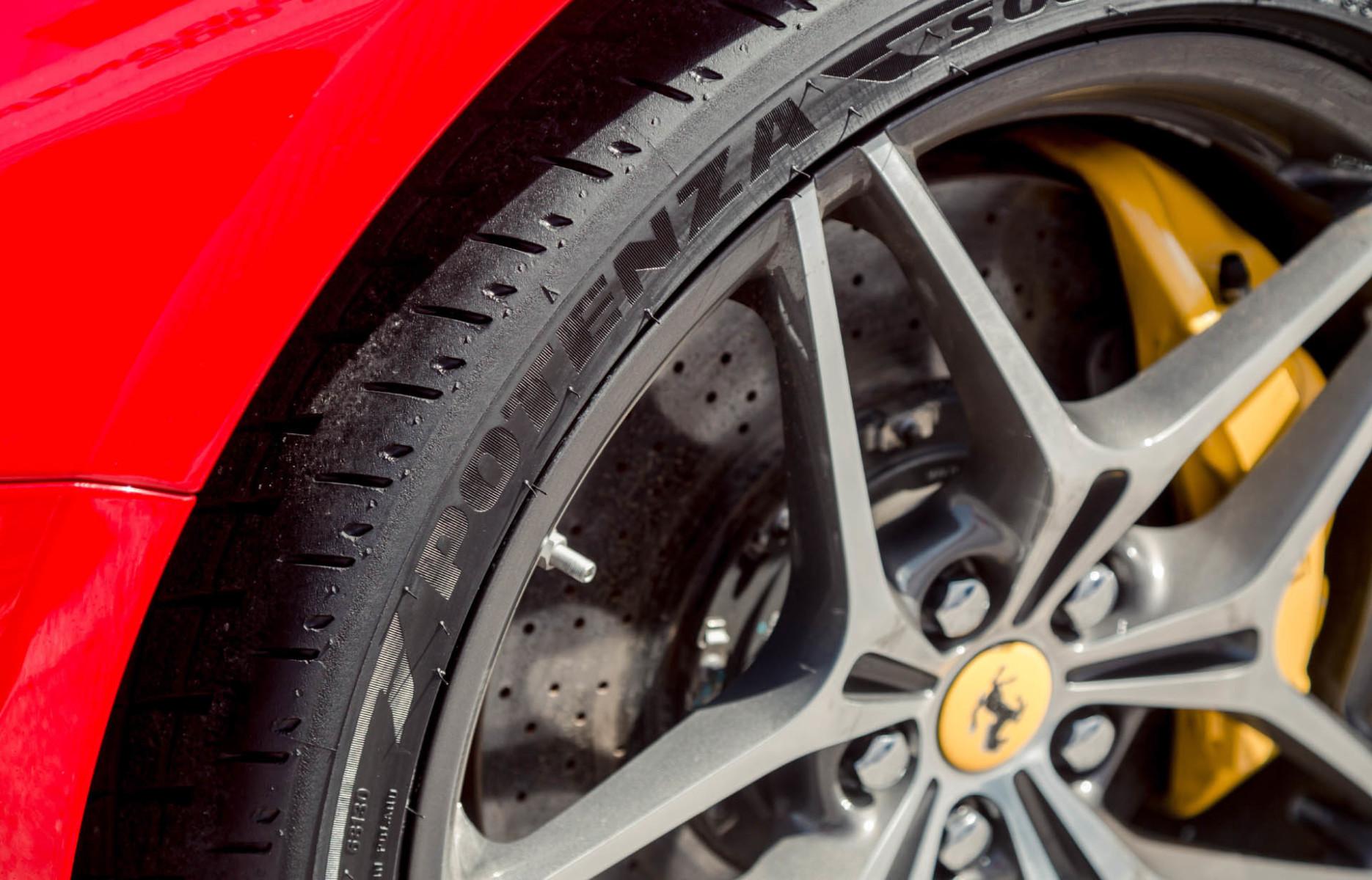 Разница в потенциалах тест-обзор шин Bridgestone Turanza Т005 и Bridgestone Potenza S007а