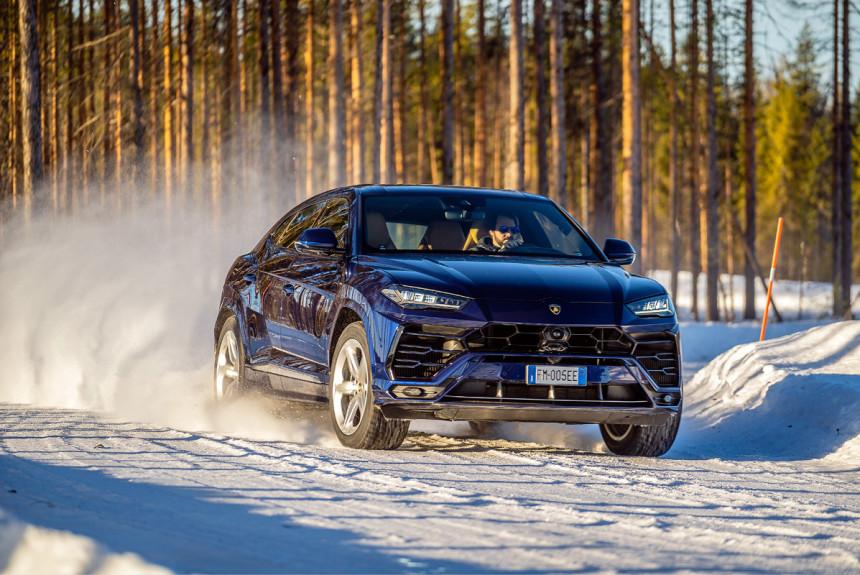 Тест покрышек омологированных для суперкаров Pirelli Scorpion Ice Zero 2