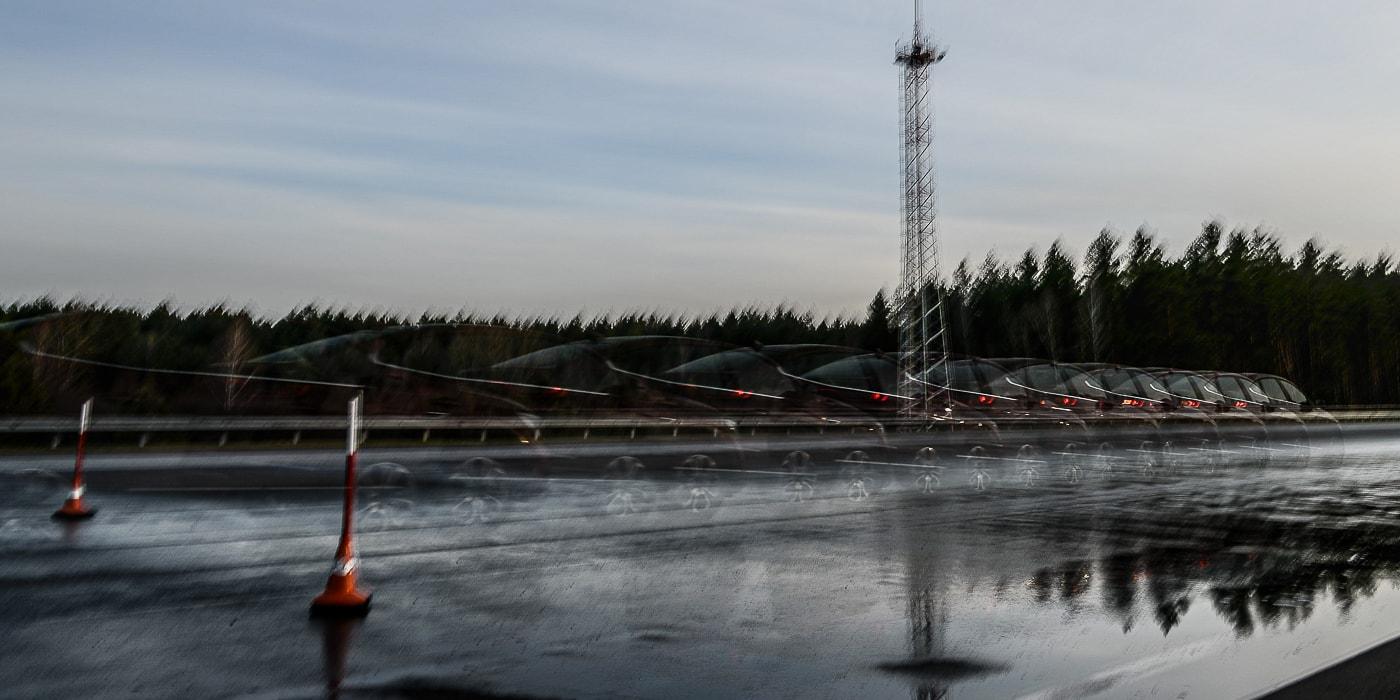 Тормозной тест зимних шин на мокром асфальте