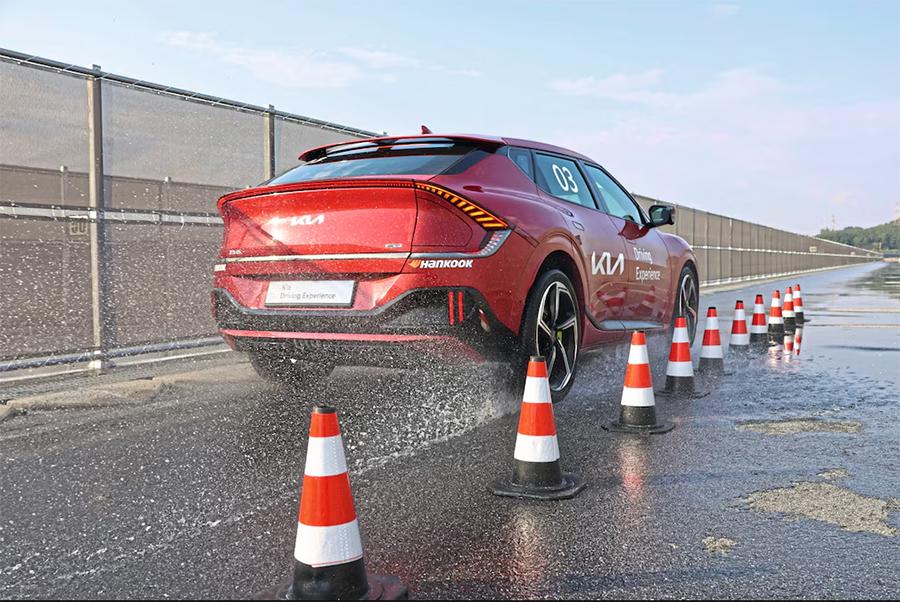 Тест летних экономичных шин для кроссоверов 235/55R19 (Auto Bild, 04/2024)